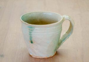 手作りのマグカップ