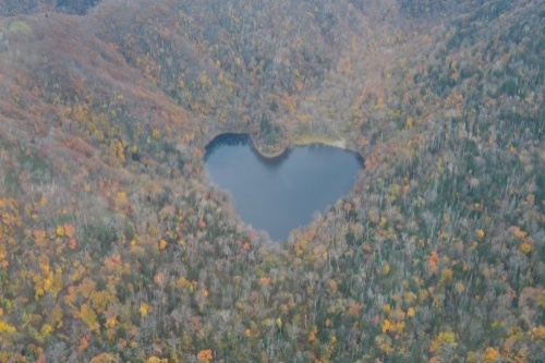 紅葉の豊似湖