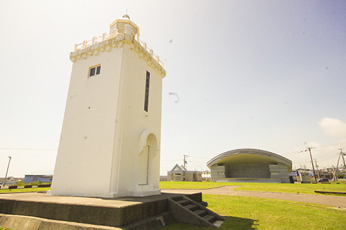 幌泉灯台記念塔の写真